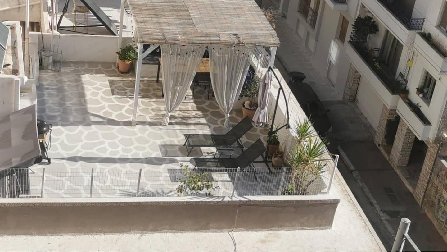 Apartment With Terrace In Piraiki Piraeus Luaran gambar